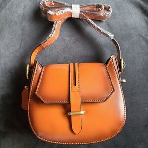 Saddle crossbody purse - brown